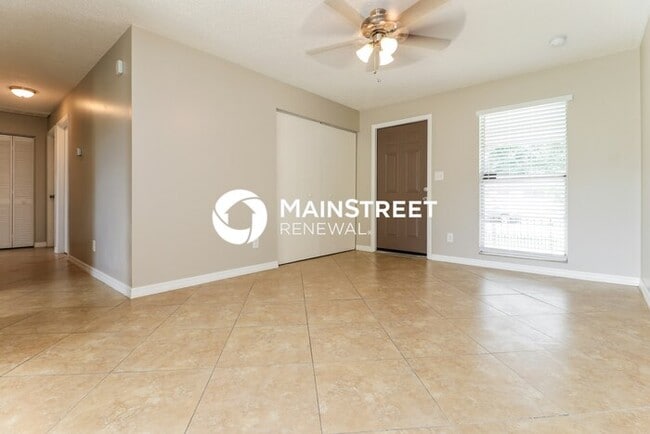 Photo - 4 Bedroom Pet-Friendly Home in Seminole, FL with Main Street Renewal