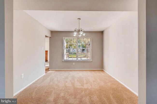 Photo - 915 Cambridge Ave