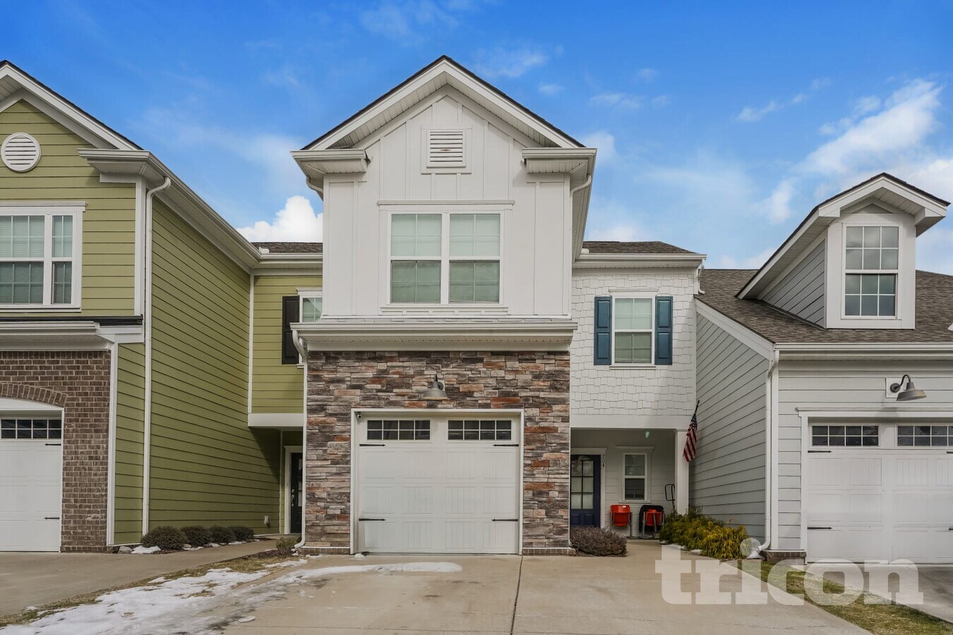 Photo - 704 Finse Dr