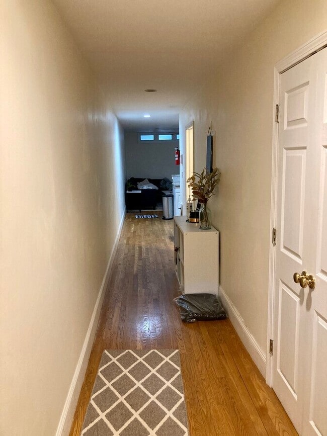 324 St Paul St Unit 6
