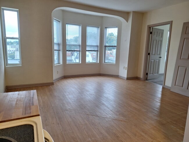 Photo - 464 Howe Ave Unit 3B