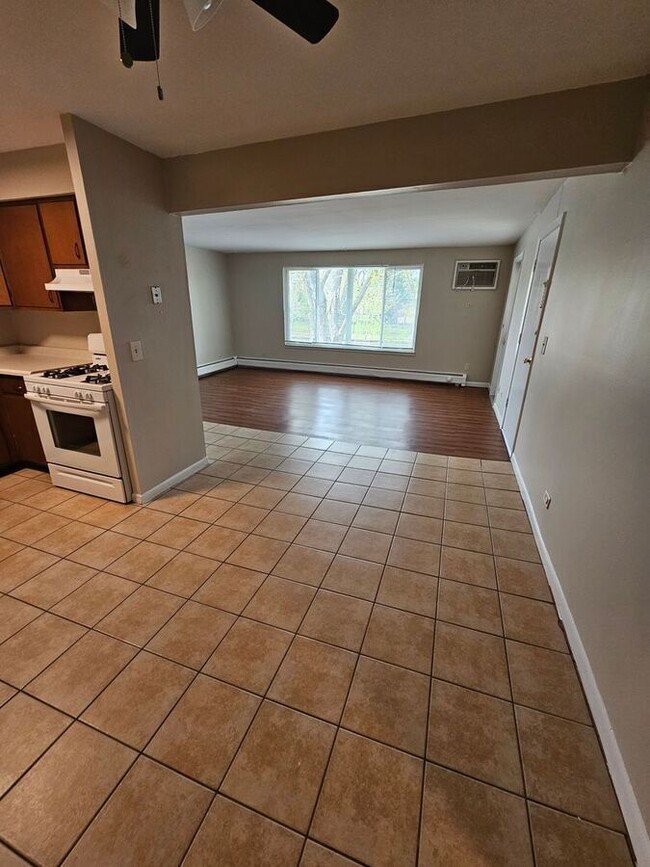 Photo - 317 N Harvard Ave Unit 1G