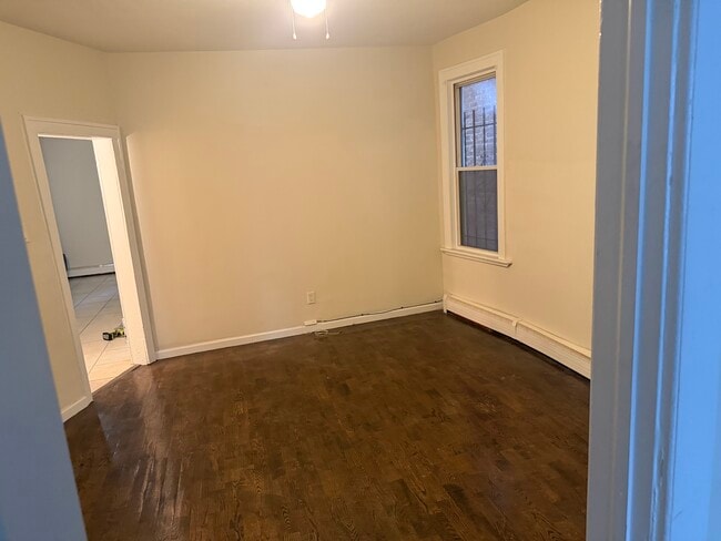 Photo - 422 Jelliff Ave