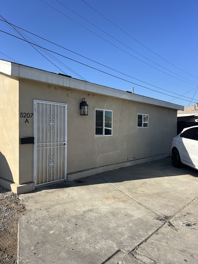 Photo - 5207 Santa Ana St