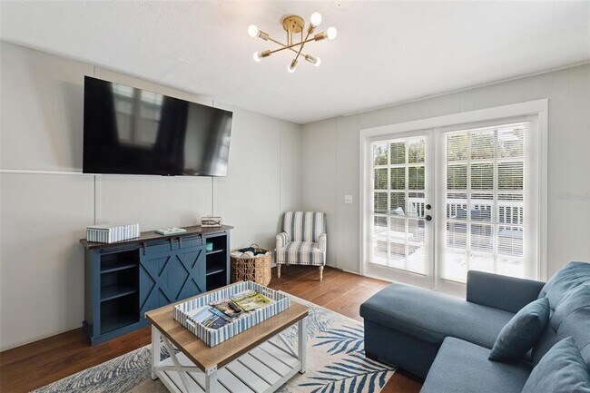 109 N Peninsula Ave