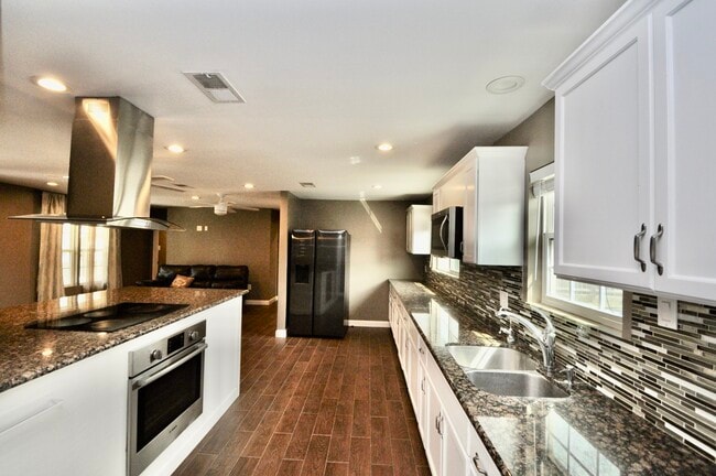 Building Photo - 6418 Treaschwig Rd Rental