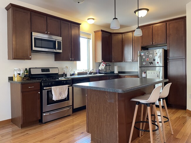 Photo - 1225 St James Ct