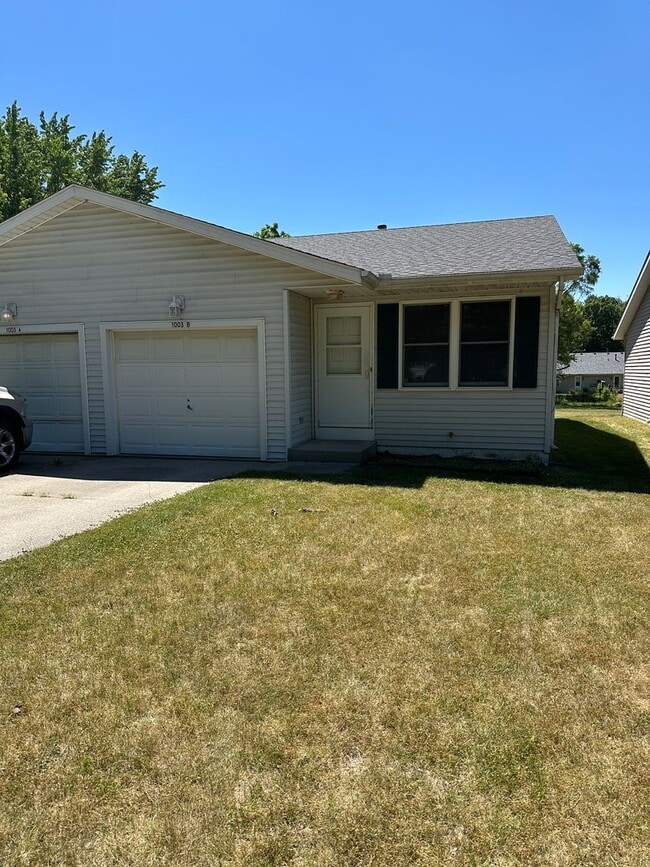 Building Photo - 1003 Zollinger Rd Unit 1003-B