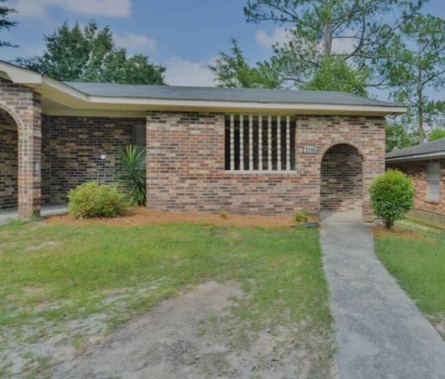 Building Photo - 2116 Greenoaks Rd Unit 1B