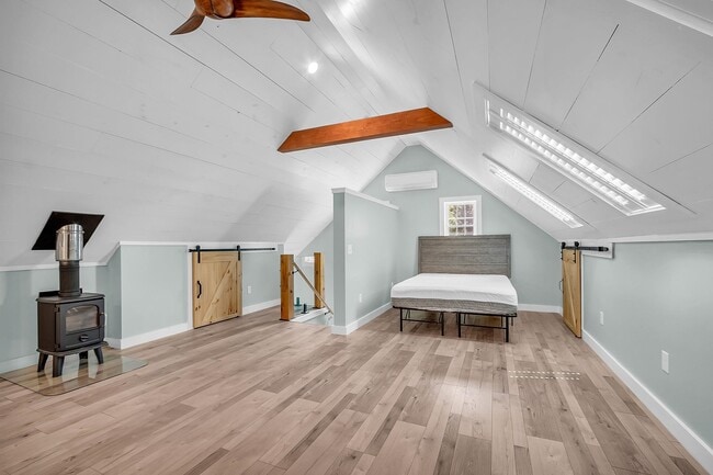 Photo - 10 Wallace Brook Rd