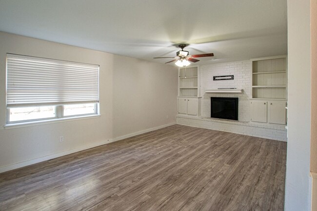 Photo - Gorgeous 4 Bed 2 Bath in Moore!