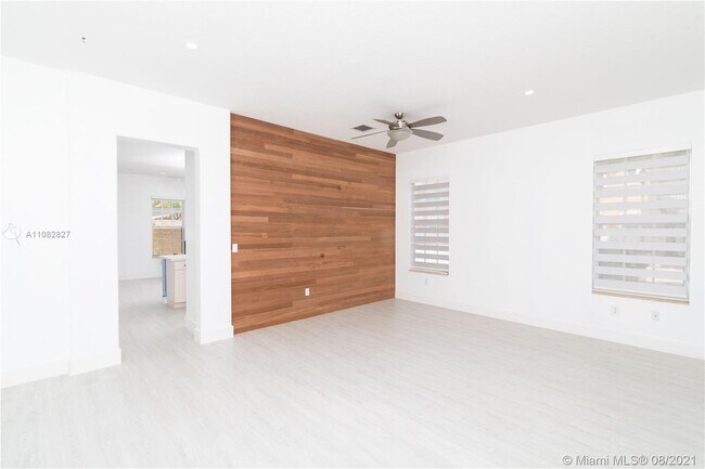 Photo - 14711 SW 5th St