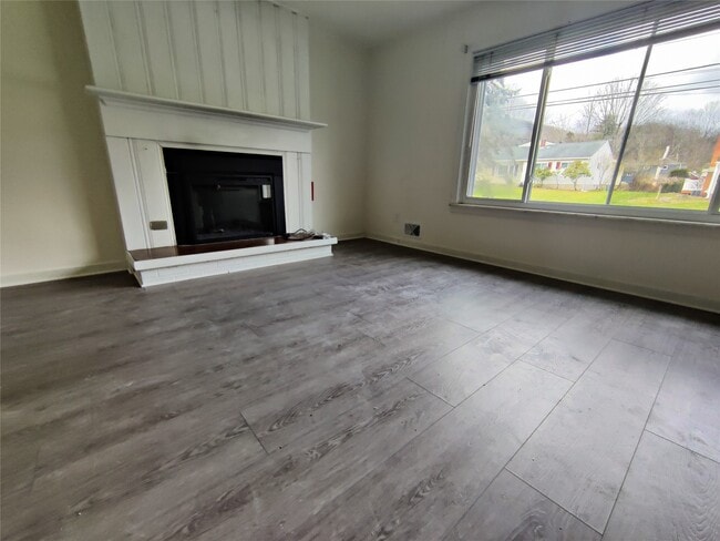 Photo - 809 Murray Hill Rd