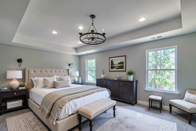 Photo - 692 Russell St