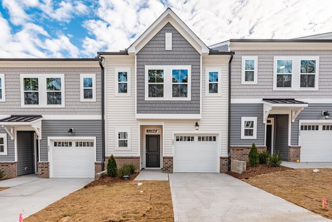 Stunning 3 Bed/2.5 Bath Townhouse Minutes ... - Stunning 3 Bed/2.5 Bath Townhouse Minutes ...