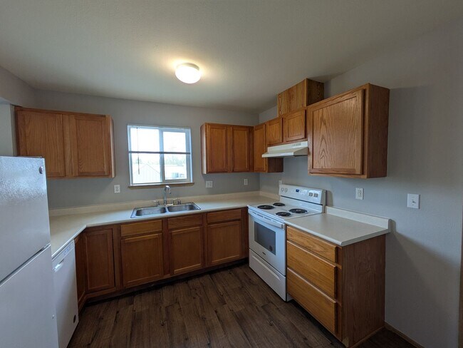 Photo - 2 bed/1.5 bath apartment on Northwest Ave! Unit 04-310