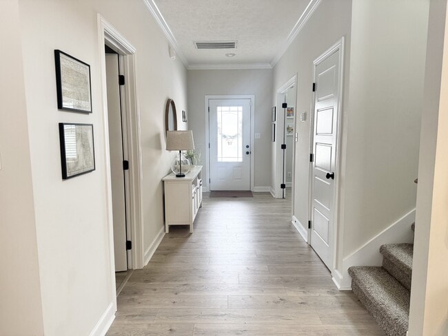 Photo - 958 Alton Dr