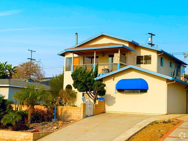 Building Photo - Welcome to Your Large Unique Ocean Beach H... Rental