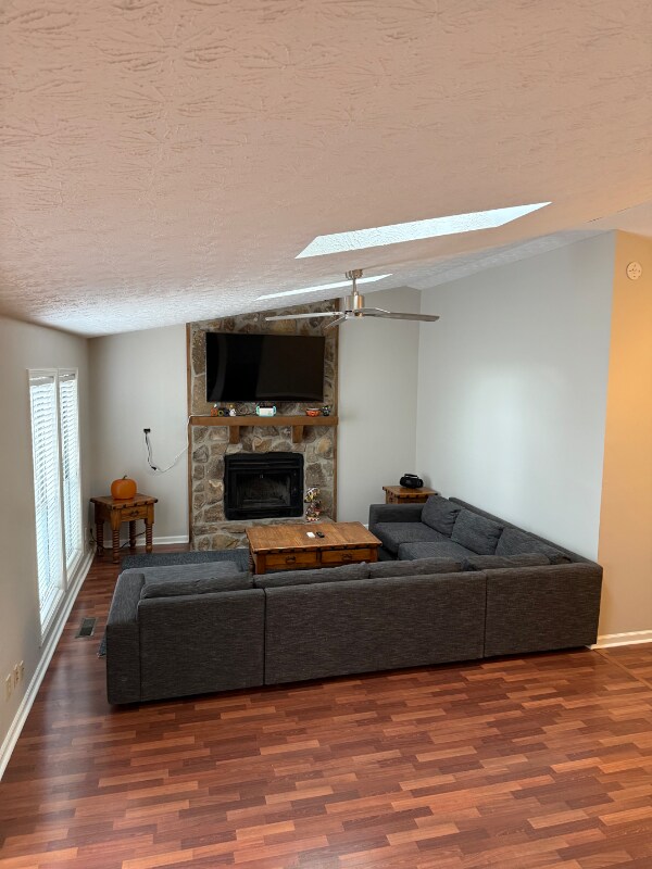 Photo - 4065 Maxanne Dr NW