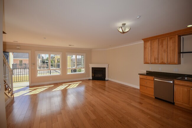 Photo - 1705 Palm Ave Unit 17