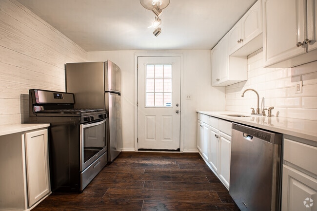 Building Photo - 1810 Larkins Way Rental