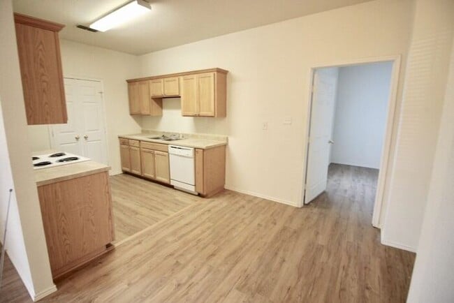 Building Photo - Coming Soon Off Hwy 920 | 3BR/2BA Weatherford Duplex Home Minutes from Downtown Square & Ric Will...
