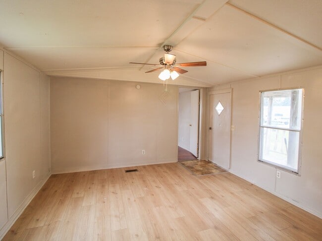 Photo - Close to downtown Pulaski!