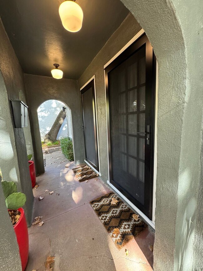 Photo - 2705-07 FREEPORT BLVD Unidad 2705 FREEPORT BLVD