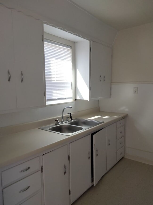 Photo - Cozy One Bedroom, One Bath House in Peacef...