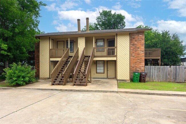 Building Photo - 1607 Onion Creek Village Dr