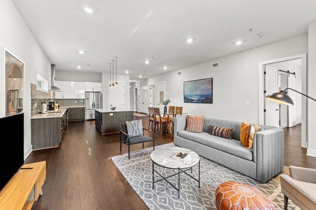 Building Photo - 1224 2nd Ave S Unit APT 202