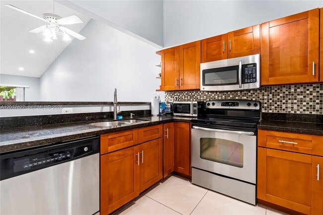 Photo - 505 NE 199th Ln