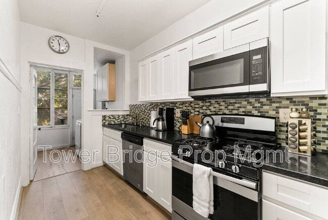 717 17th St Unit B