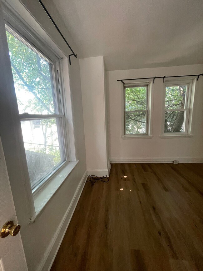 Photo - 3215 Summer St