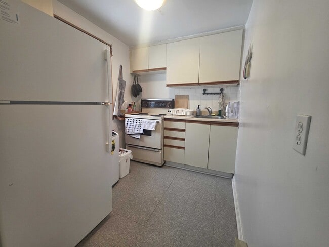 Photo - 558 Albert St Unit 558-2