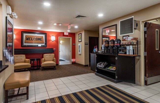 Furnished Studio-Rochester - North