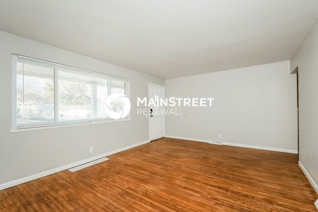 3 Bedroom Pet-Friendly Home in St. Louis, MO with Main Street Renewal
