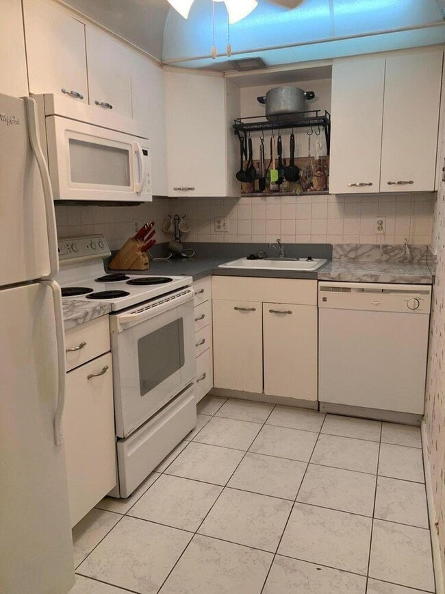Photo - 644 NW 13th St Unit 35