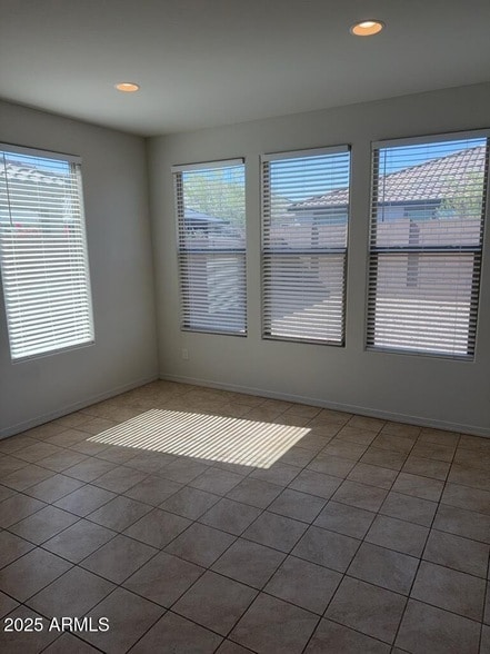 Photo - 19928 W Buchanan St