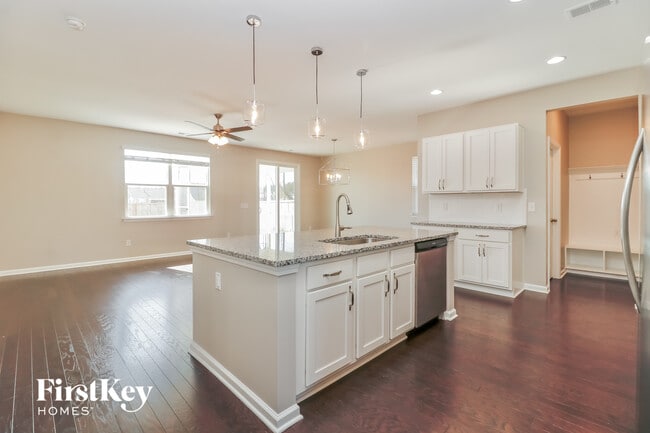 Photo - 315 Celestial Blvd