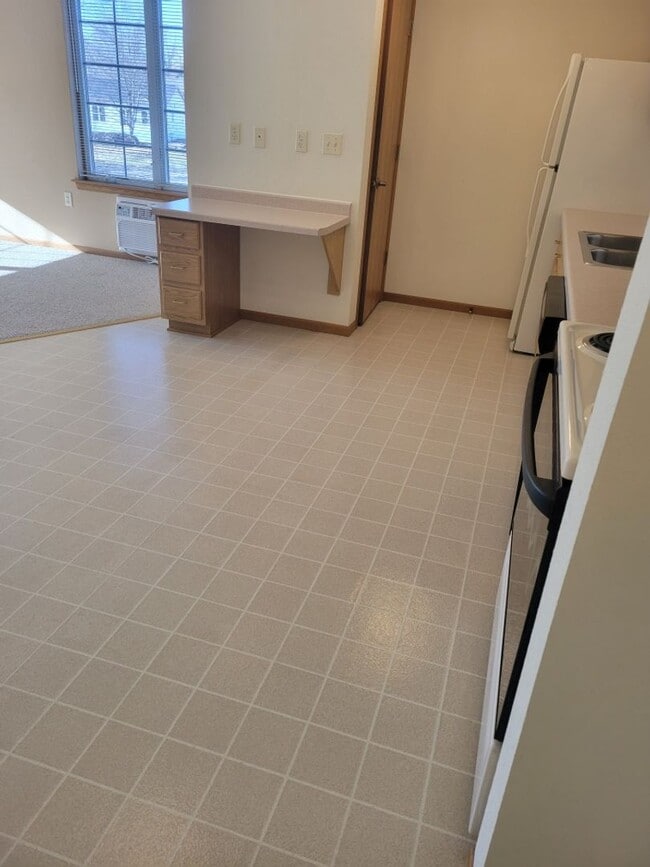 Photo - 606 W State St Unit 606 Apt#7