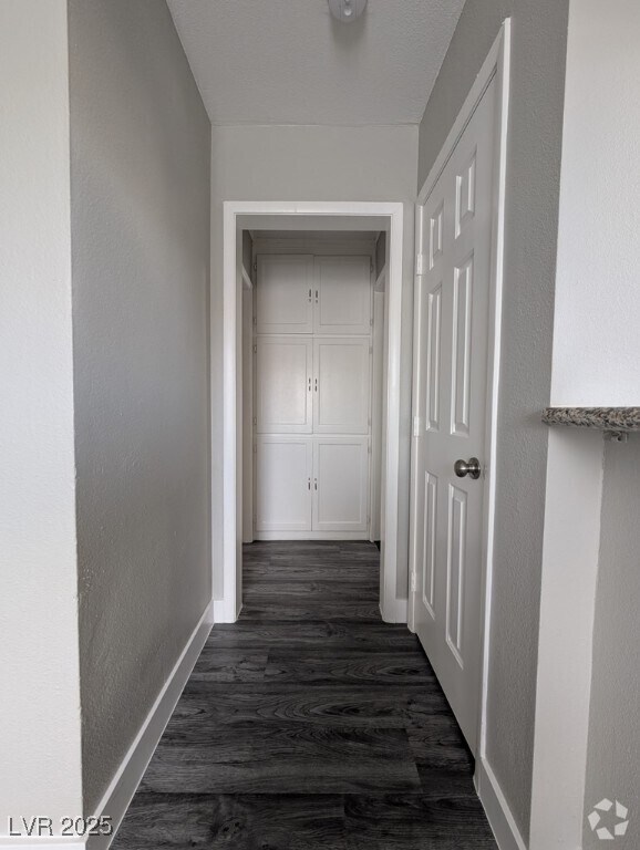 Building Photo - 323 N 11th St Rental