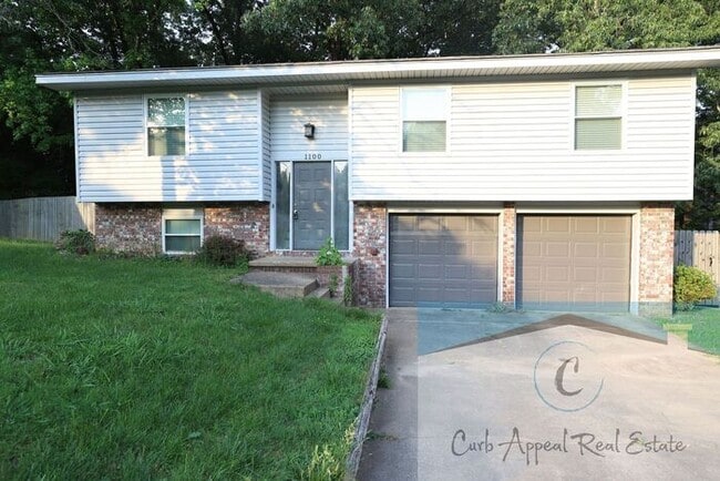 Building Photo - Beautiful 4-bedroom 2 bath home at 1100 Du...