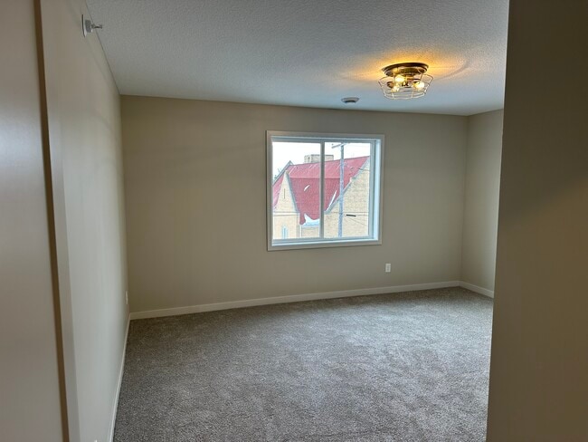 The Lincoln Apartments