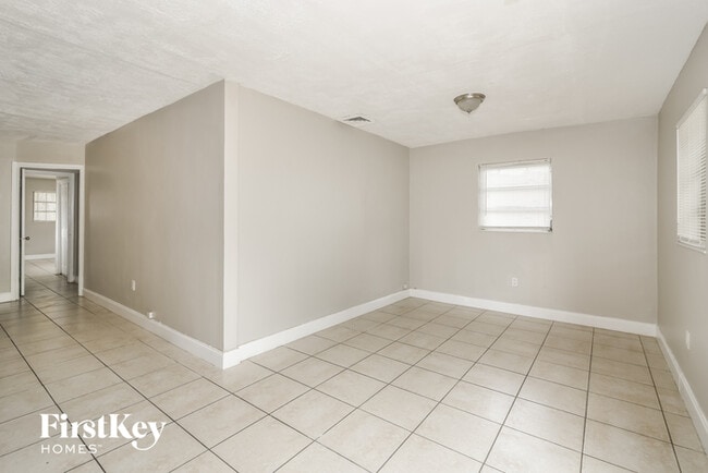 Photo - 7300 Ramona St