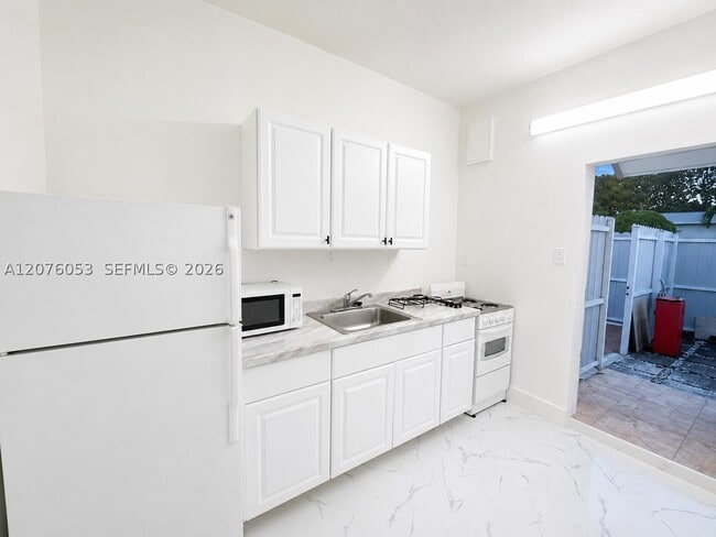 Photo - 500 E 54th St Unit B