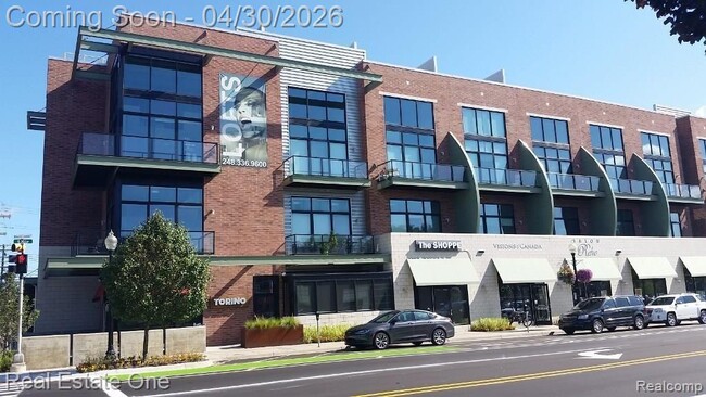 Building Photo - 211 E 9 Mile Rd Unit 215