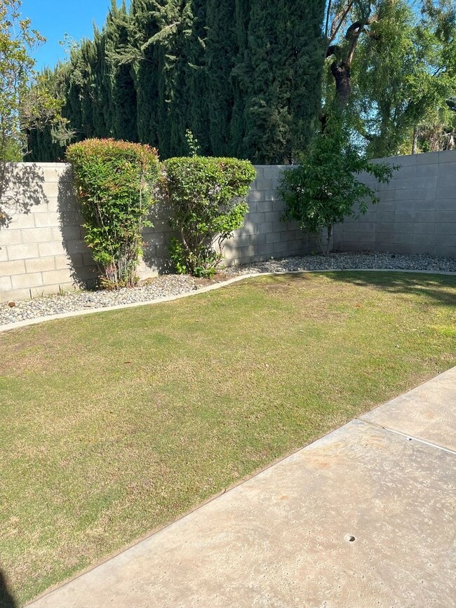 Photo - Beautiful 4 Bedroom 2 Bath Home with Pool.