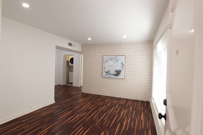 Photo - 2101 Fountain View Dr Unit 35