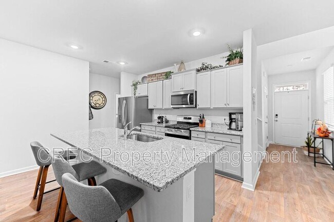 Photo - 657 Ladywood Dr